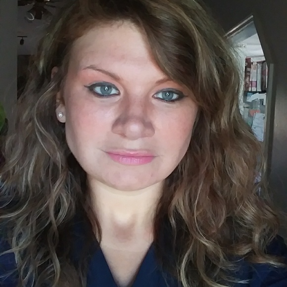 Meet your Posher, Angela - Picture 3 of 8